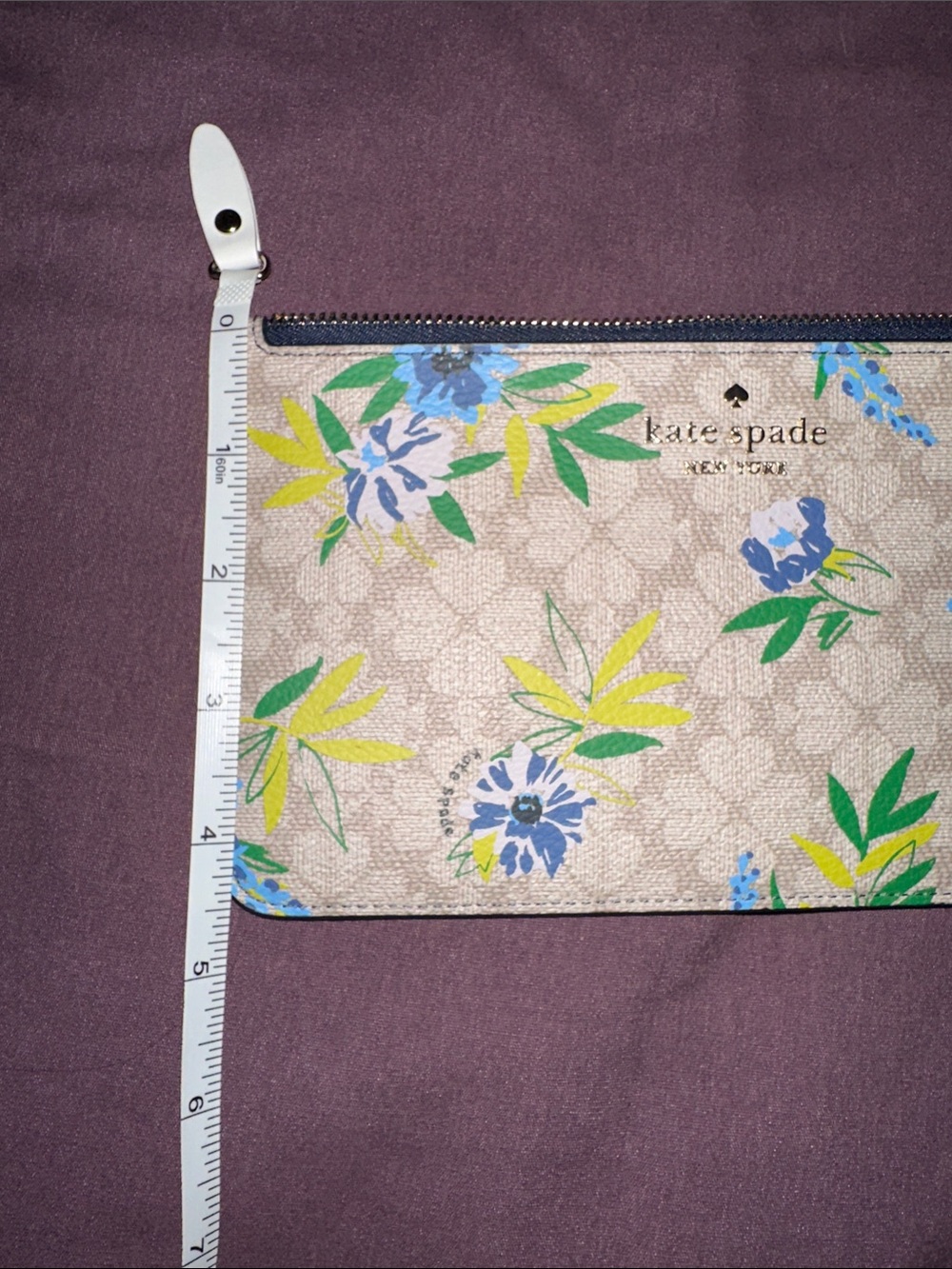 Kate Spade Lucy Spade Flower Floral Medium L-Zip Wristlet - Picture 8 of 8
